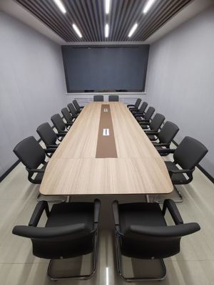 Cadeira de escritório ergonômica giratória de caráter com redes de suporte lombar e apoios para braços