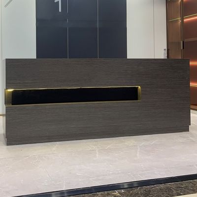 Mesa de recepção de canto de madeira maciça para loja de roupas de hotel e empresa mesa de recepção