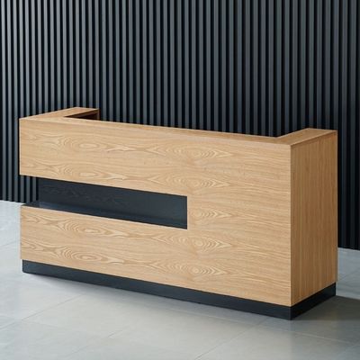 Mesa de recepção de canto de madeira maciça para loja de roupas de hotel e empresa mesa de recepção