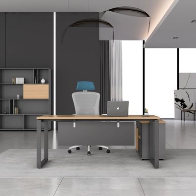 Comodidade da aquisição de mobiliário de escritório de hotel e computadores modernos de madeira