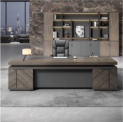 Mobiliário de escritório comercial de luxo Escritório executivo Chefe Mesa para eficiência de escritório
