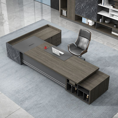 Mesa de escritório executivo grande com mobiliário comercial PANEL estilo de madeira e forma de L