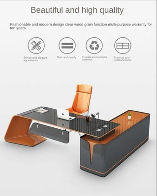 Desenhe uma mesa de escritório de forma irregular em material de tinta de cozimento com cores personalizadas