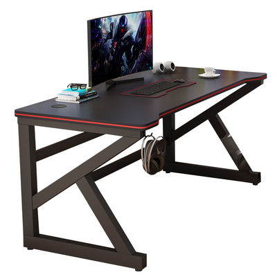 Crie o espaço perfeito para trabalhar e brincar com o design contemporâneo do RGB Gaming Desk