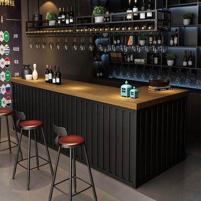 Recepção do hotel Vintage Caixas de ferro feitas em estilo industrial americano