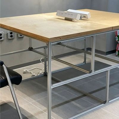 Mesa de trabalho de madeira multifuncional A solução perfeita para escritório e conferência