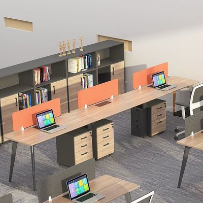 Combinação de mobiliário de escritório estendível para quatro posições artificiais no design moderno