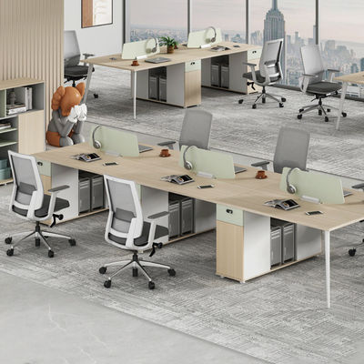 Escritório de Estação de Trabalho de Funcionários Gridlock, equipado com design moderno para eficiência hospitalar