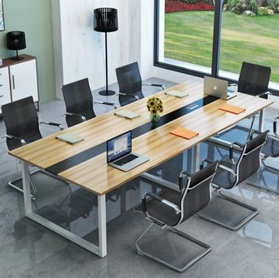 Sala de reuniões Mesa de conferências com cadeiras combinadas