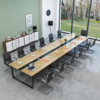 Sala de reuniões Mesa de conferências com cadeiras combinadas