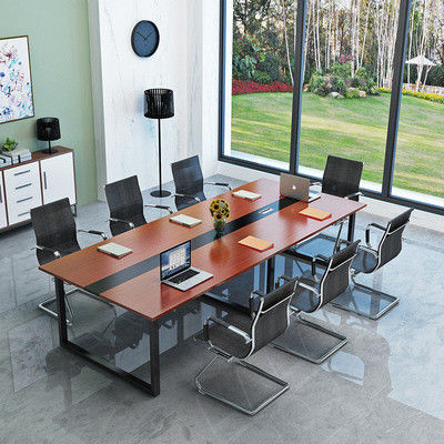 Sala de reuniões Mesa de conferências com cadeiras combinadas