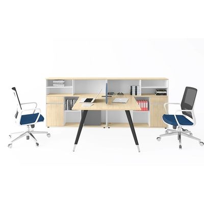 Transforme o seu espaço de trabalho com mobiliário de escritório moderno e mesas